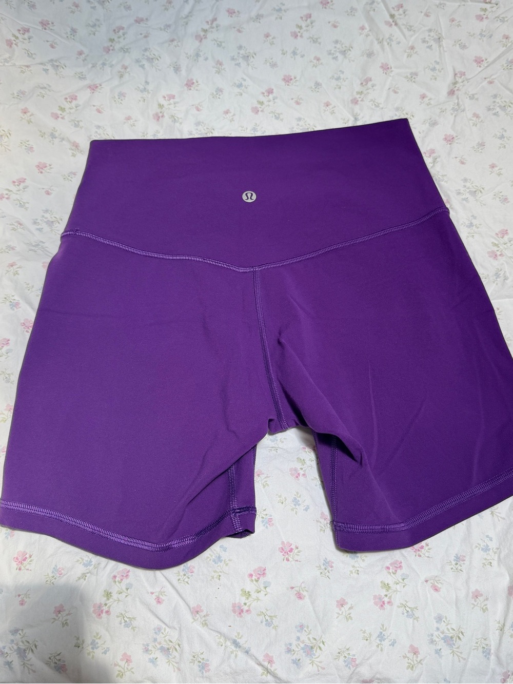 Lululemon Women’s High-Waist Align Purple Bike Shorts - Picture 4 of 4